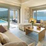 Villa Saffron *