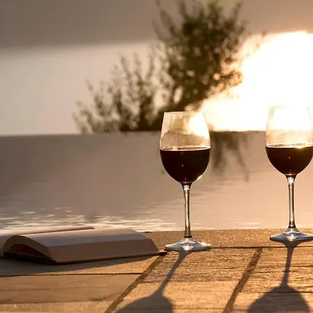 Villa Saffron *
